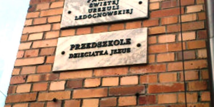 Podawał się za przedstawiciela katolickiego przedszkola w Bydgoszczy. Chciał wyprać 340 tys. zł